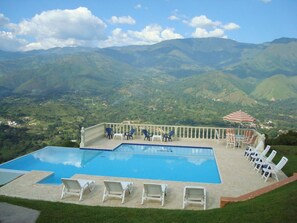 Alberca al aire libre 
