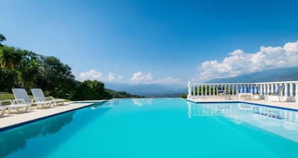 Espectacular Finca en Tierra Caliente cerca a Medellin