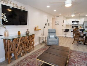 TV - 440 West Condos 1001-N 10th floor Waterview - 440 West Condo (Clearwater Beach)
