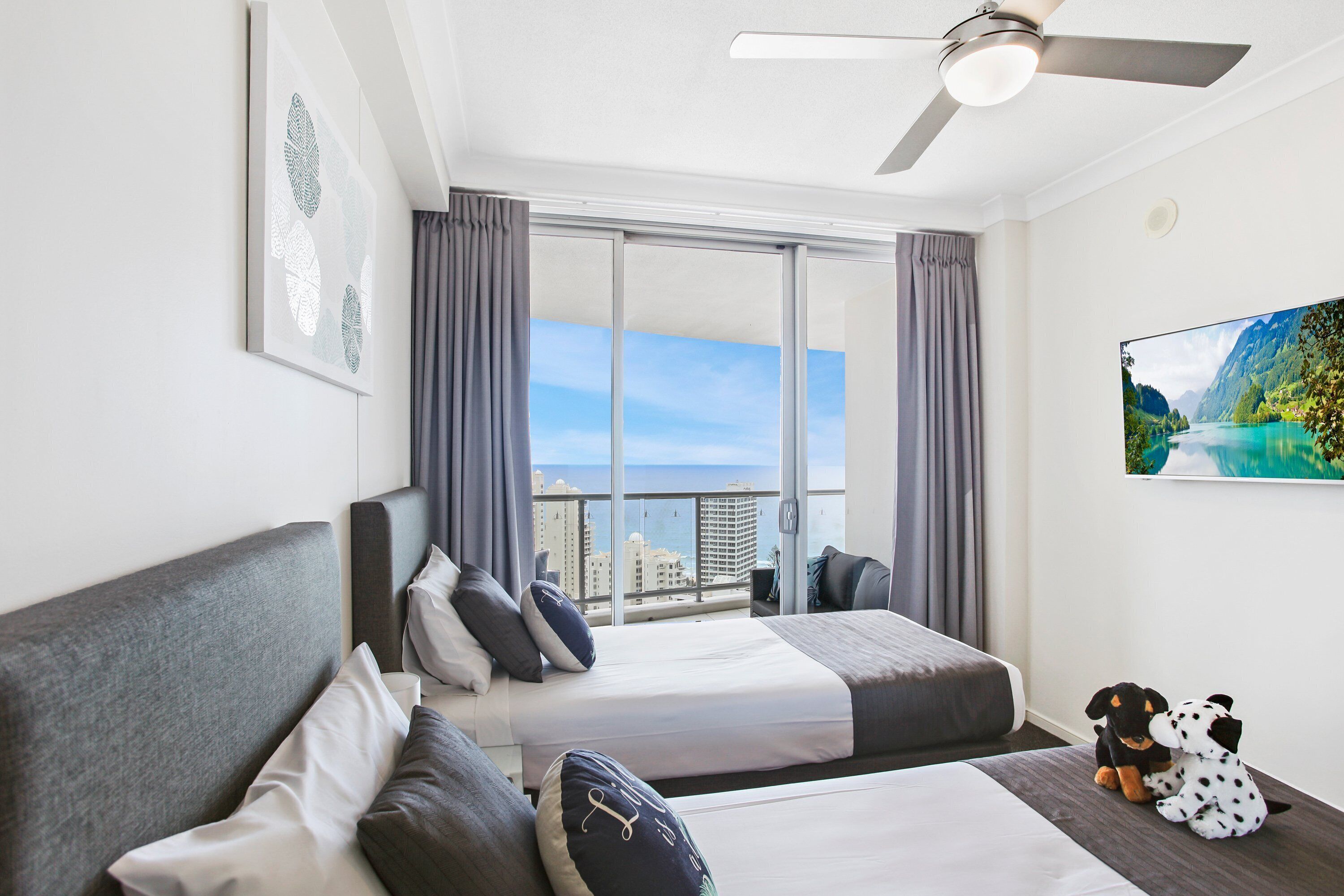 Chevron Renaissance Ocean View — image 12