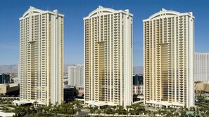 Exterior - OWNER MANAGED - TOWER ONE - 23RD FLOOR VIEW OF STRIP - NO RESORT FEES! (Las Vegas)