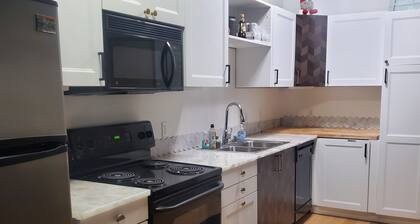 REMODELED Charming GasLamp Studio Loft with Balcony