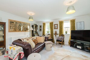 Living area - Stylish. Cosy Flat in Leeds (Leeds)