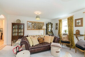 Living area - Stylish. Cosy Flat in Leeds (Leeds)