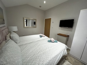 1 habitación, escritorio, tabla de planchar con plancha y wifi gratis