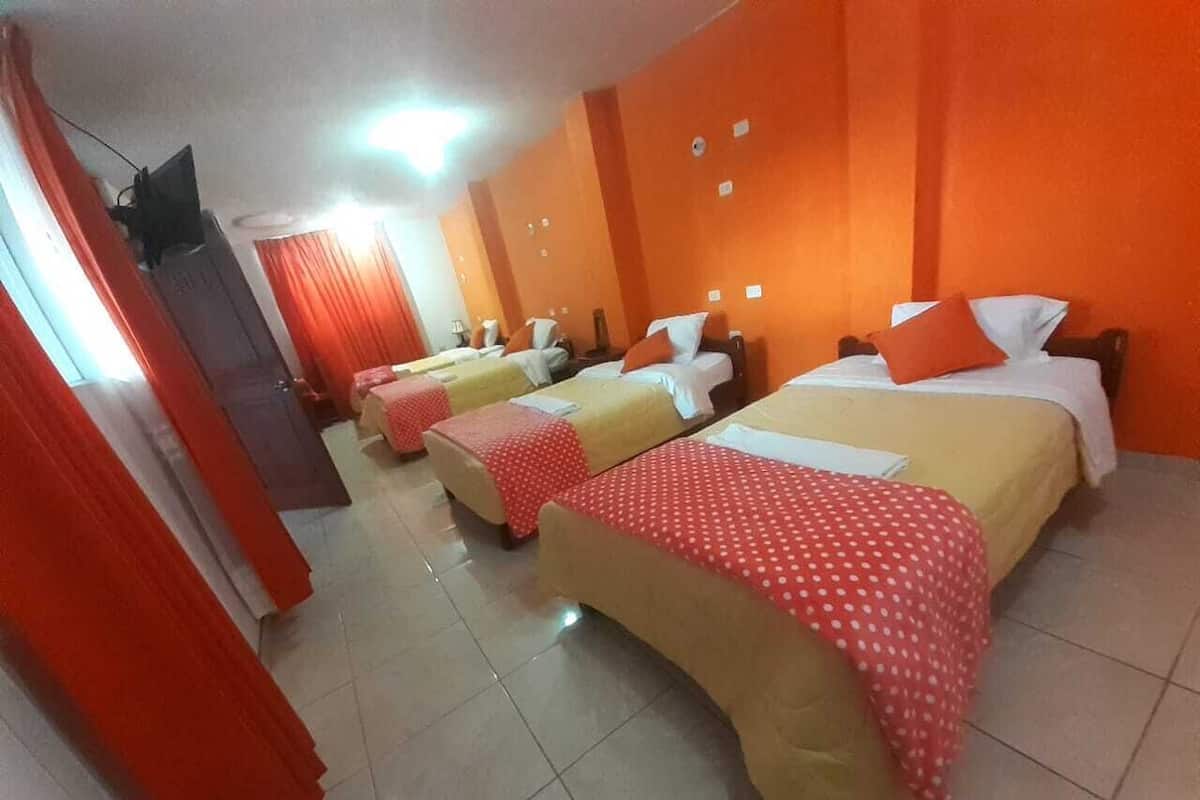 Dusj, regndusjhode, toalettartikler (inkludert) og hårføner