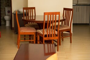 Dining - Kampala Suburban Apartments (Kampala)