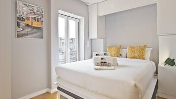 Iron/ironing board, WiFi (free), bed sheets