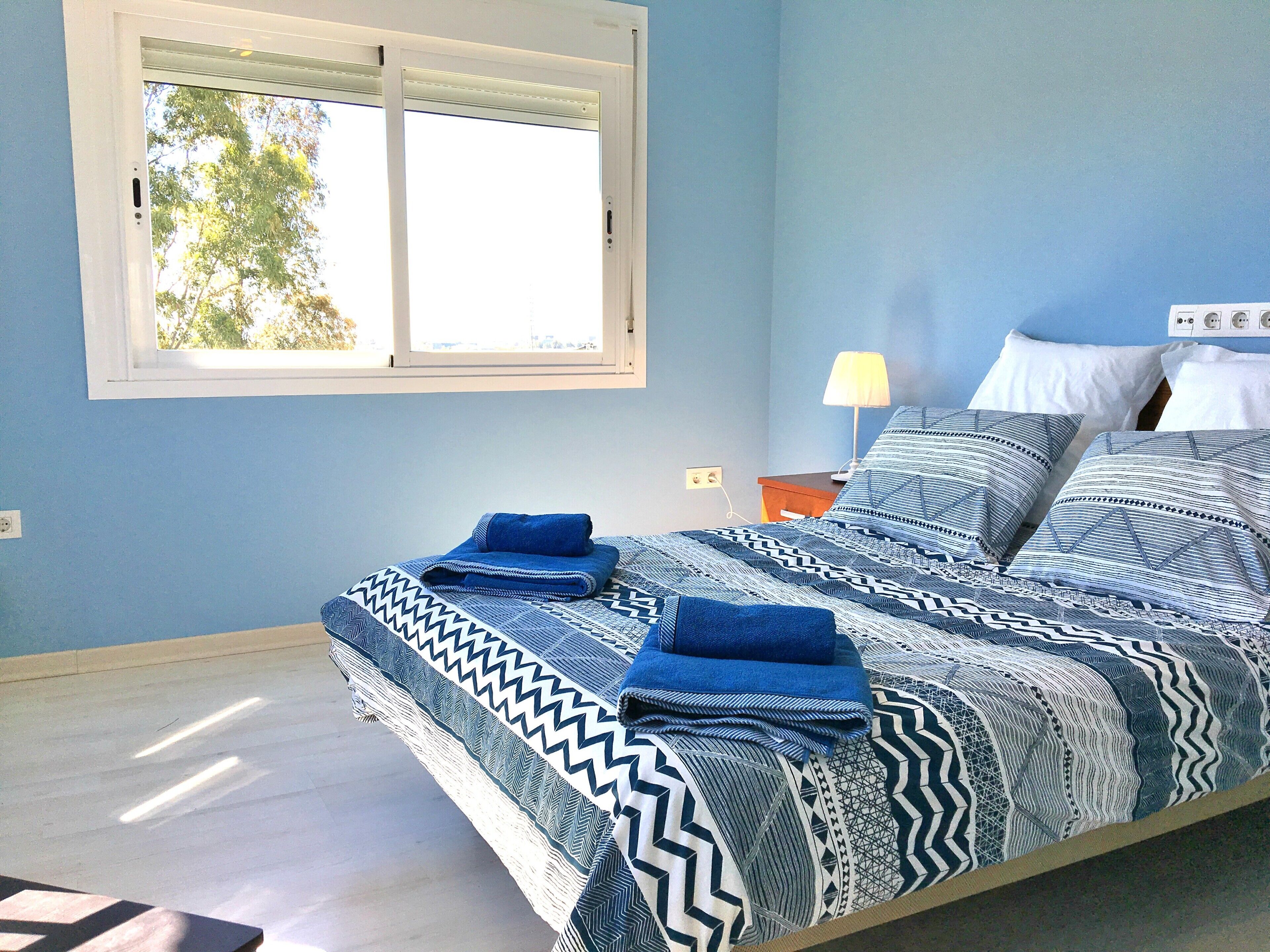 3 dormitorios, tabla de planchar con plancha, wifi y ropa de cama