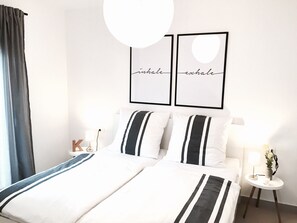 1 bedroom, WiFi, bed sheets - Beautiful, modern apartments on Ciovo, Croatia. (Okrug Gornji)