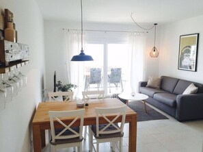 Dining - Beautiful, modern apartments on Ciovo, Croatia. (Okrug Gornji)