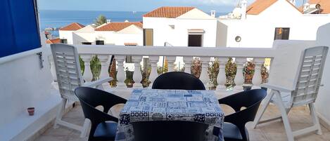 تناول الطعام بالخارج