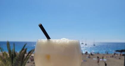 Studio-huoneisto merinäköalalla