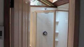 Doccia, asciugacapelli, asciugamani