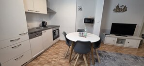 Fridge, oven, stovetop, dishwasher - "Quiet Harbor" (Herbolzheim)