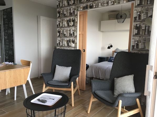 1 habitación, tabla de planchar con plancha y wifi gratis