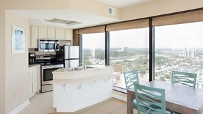 Fridge, microwave, oven, stovetop - SeaGlass Tower-Within walking distance to SkyWheel (Myrtle Beach)