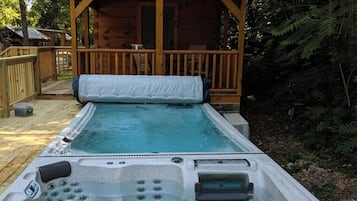 Bain à remous extérieur
