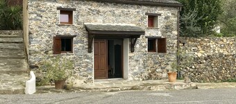 Alquilo casita encantadora en el corazón de un pueblo