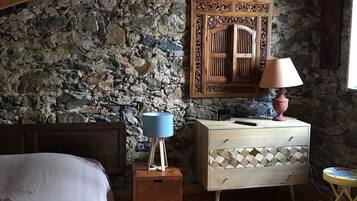 1 bedroom, iron/ironing board, bed sheets