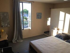 2 bedrooms, iron/ironing board, WiFi, bed sheets - Townhouse 2 to 4 people with garden and pool classified 4 stars (Forcalquier)