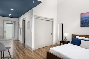Iron/ironing board, WiFi, bed sheets - Studio King Suite with Kitchen | 300 (Asheville)