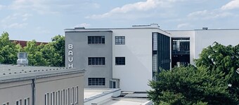 "FeWo Tante Ju" with a view of the Bauhaus in Dessau-Roßlau