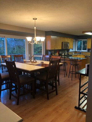 Dining - Welcome to The Hill, . Enjoy your stay! (Anacortes)