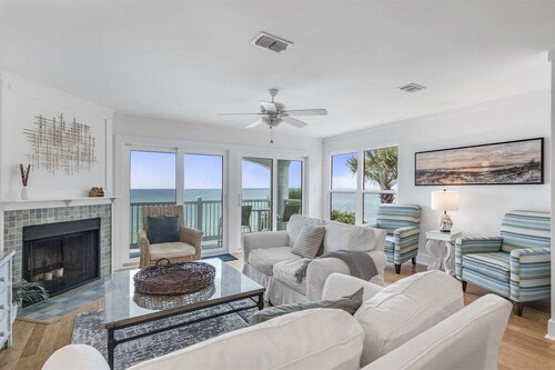 Corner GULF FRONT unit and Renovated - Endless Gulf Views - `Sea You Again`