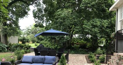 1901 Historic Home's Guest Cottage with pool