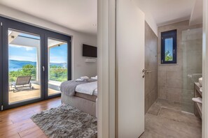 5 Schlafzimmer, Bügeleisen/Bügelbrett, WLAN, Bettwäsche