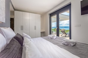 5 bedrooms, iron/ironing board, WiFi, bed sheets - Stylish Villa Quadra***** with a sea view and heated pool on Krk (Pinezici)