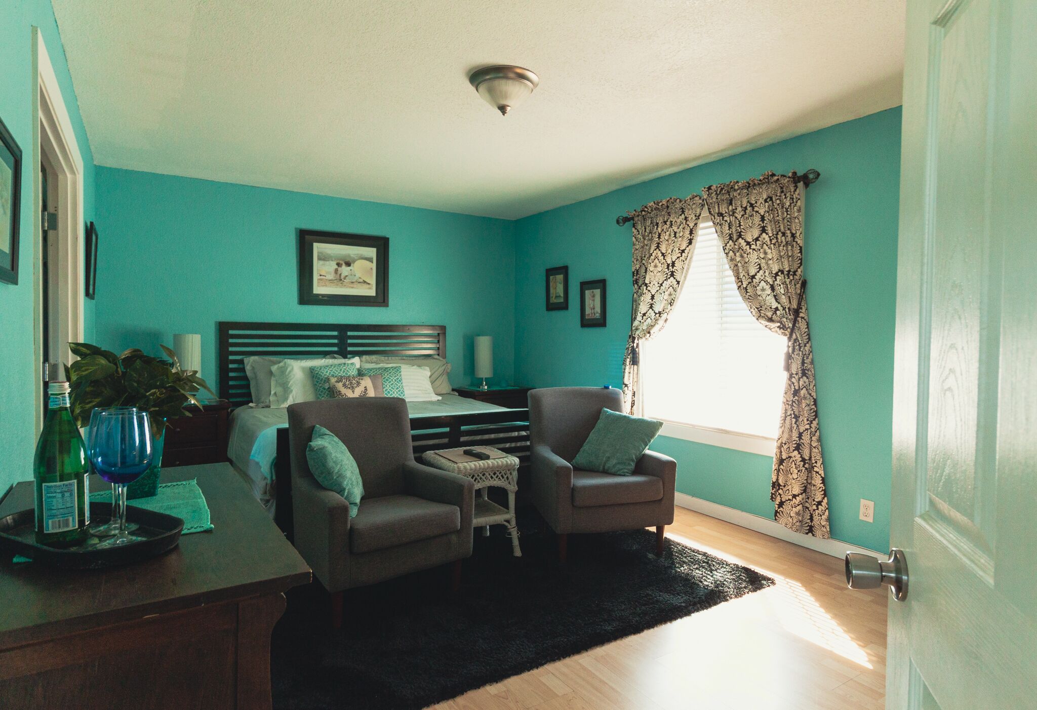 5 多间卧室、客房内保险箱、熨斗/熨衣板、WiFi