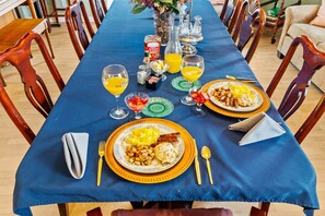 Dining - The entire bed and breakfast inn (Yelm)
