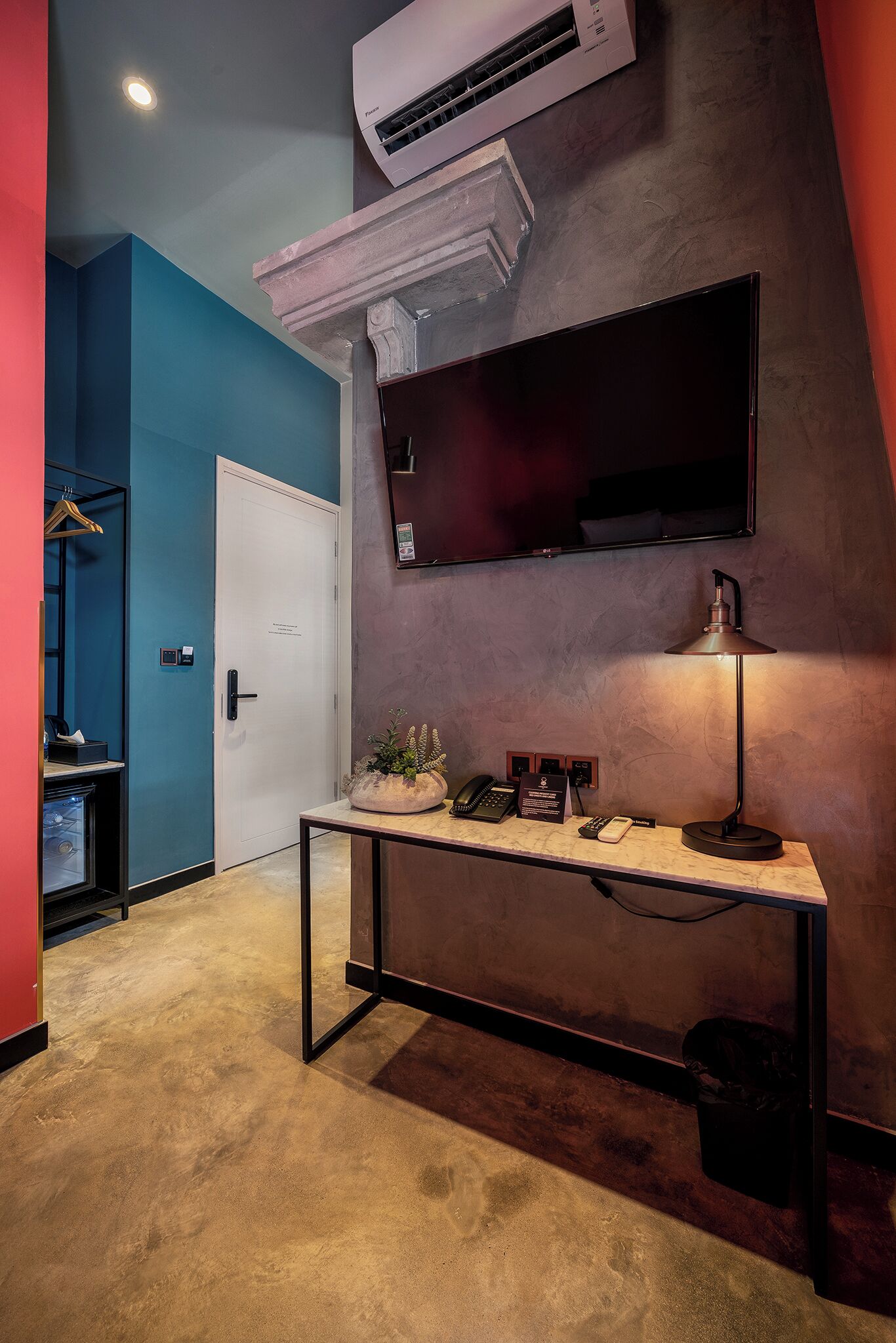 standard double room | blackout curtains, free wifi, bed sheets