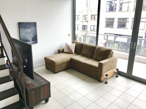 Smart TV - Hip and Comfortable Downtown San Diego Loft (San Diego)