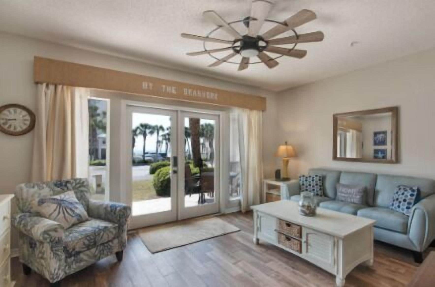 TV, DVD player, offices