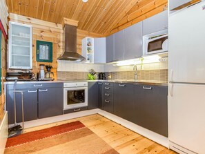 Fridge, microwave, dishwasher, cookware/dishes/utensils