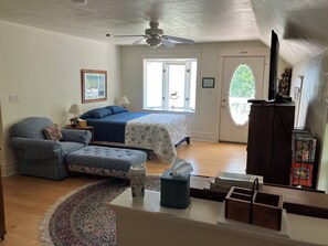 7 bedrooms, desk, travel cot, free WiFi