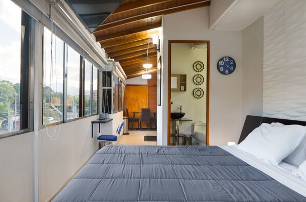 In-room safe, WiFi, bed sheets