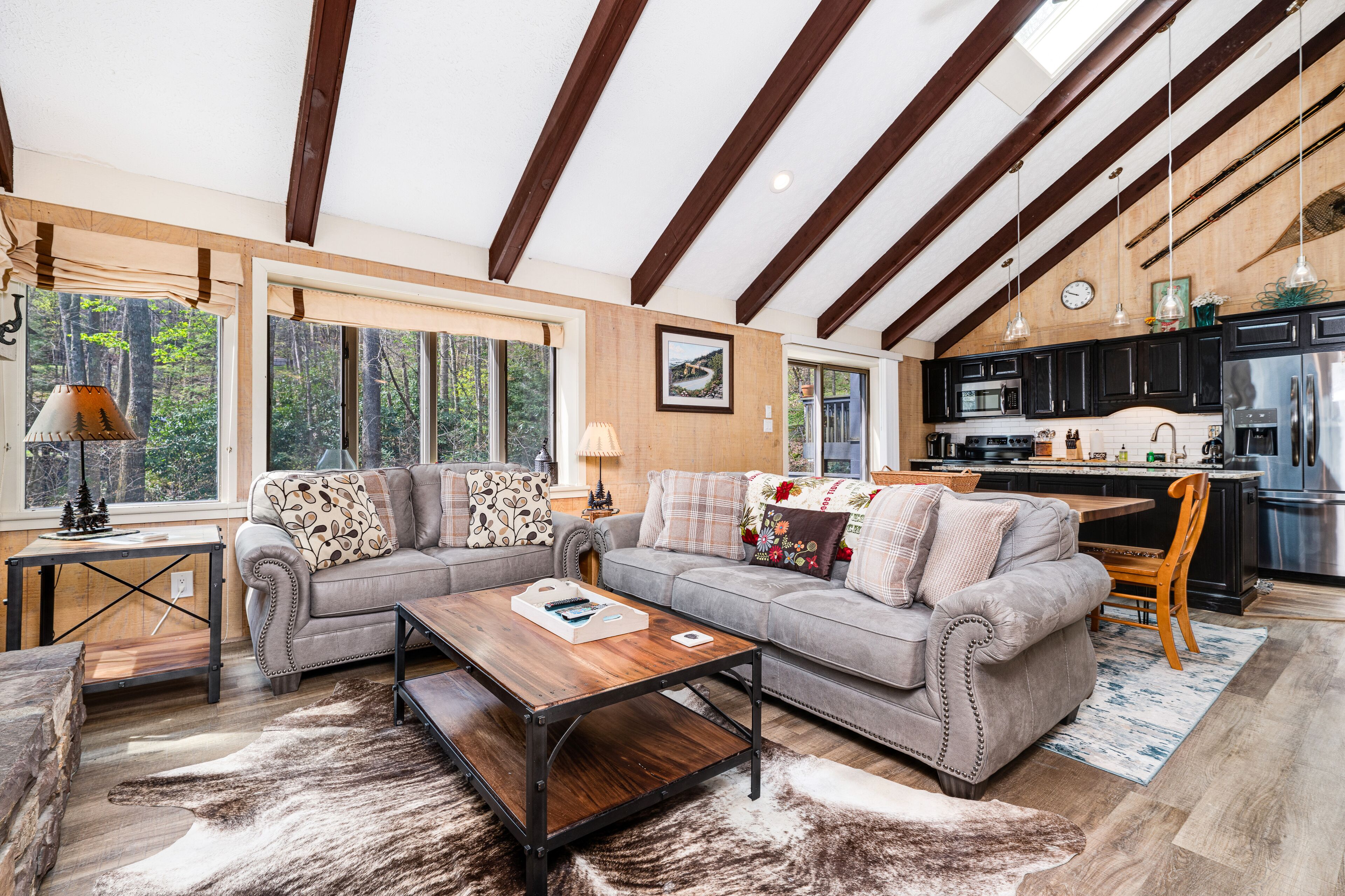 Remodeled Sugar Mountain condo w\/private balcony - walk to golf course