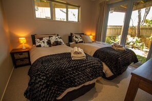 4 bedrooms, iron/ironing board