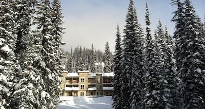 Ski In/Ski Out Modern Condo in Wildwood at Creekside