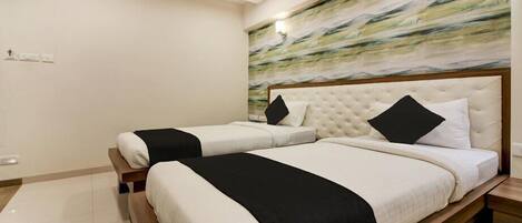Executive Twin Room | Blackout drapes, iron/ironing board, free WiFi, bed sheets