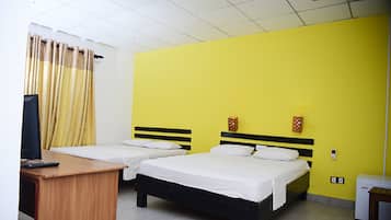 Deluxe Chalet, 1 King Bed, Pool View | Free WiFi