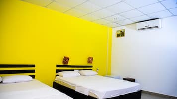 Deluxe Chalet, 1 King Bed, Pool View | Free WiFi