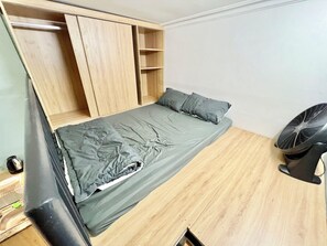1 bedroom, in-room safe, free WiFi - Private room w/Window, 5' to Nguyen Hue street (binh thạnh)