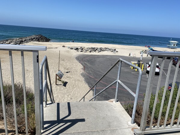 Sun-loungers, beach towels