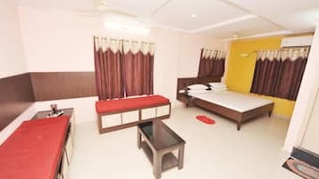 Luxury-Zimmer | 1 Schlafzimmer, Zustellbetten, kostenloses WLAN
