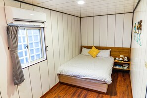 Kamar Double Klasik, pemandangan laut | Tempat tidur lipat/tambahan dan Wi-Fi gratis